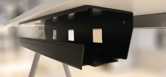 Aangepaste koolstofstaal poedercoating metalen beugel onder bureau kabel management tray draad tray voor kantoor