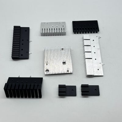 Plaatmetaalfabricage Persoonlijk gemaakt aluminiumprofiel Heatsink CNC-bewerking Aluminium extrusie radiator